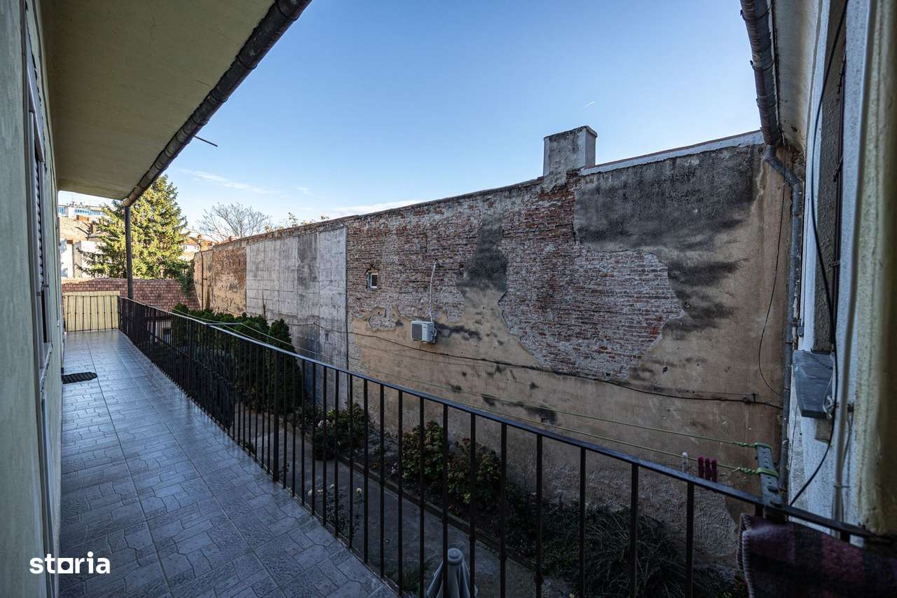 Un întreg etaj ultracentral în Arad - Imagine principală: 5/12