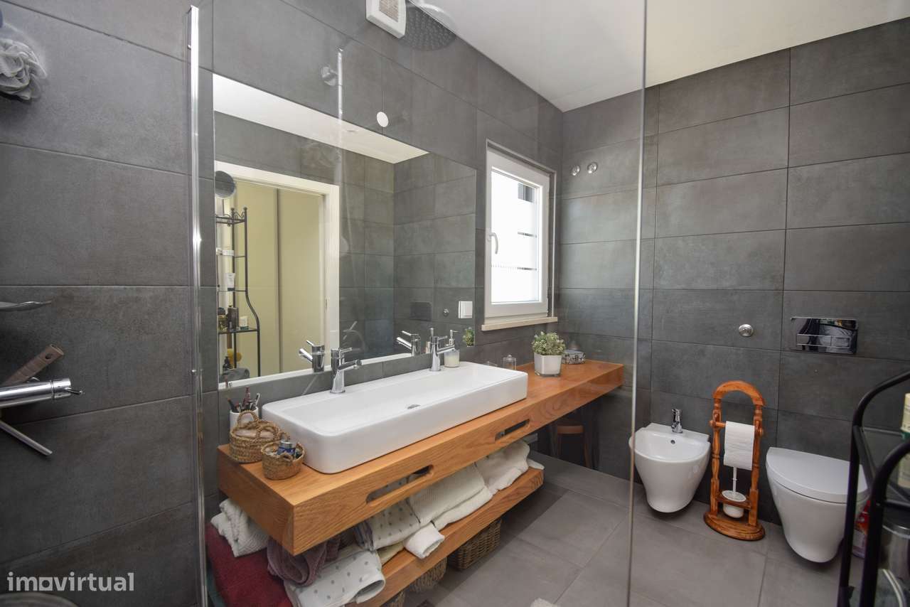 Moradia T4 com Piscina e Jardim em Alcabideche, Cascais-23
