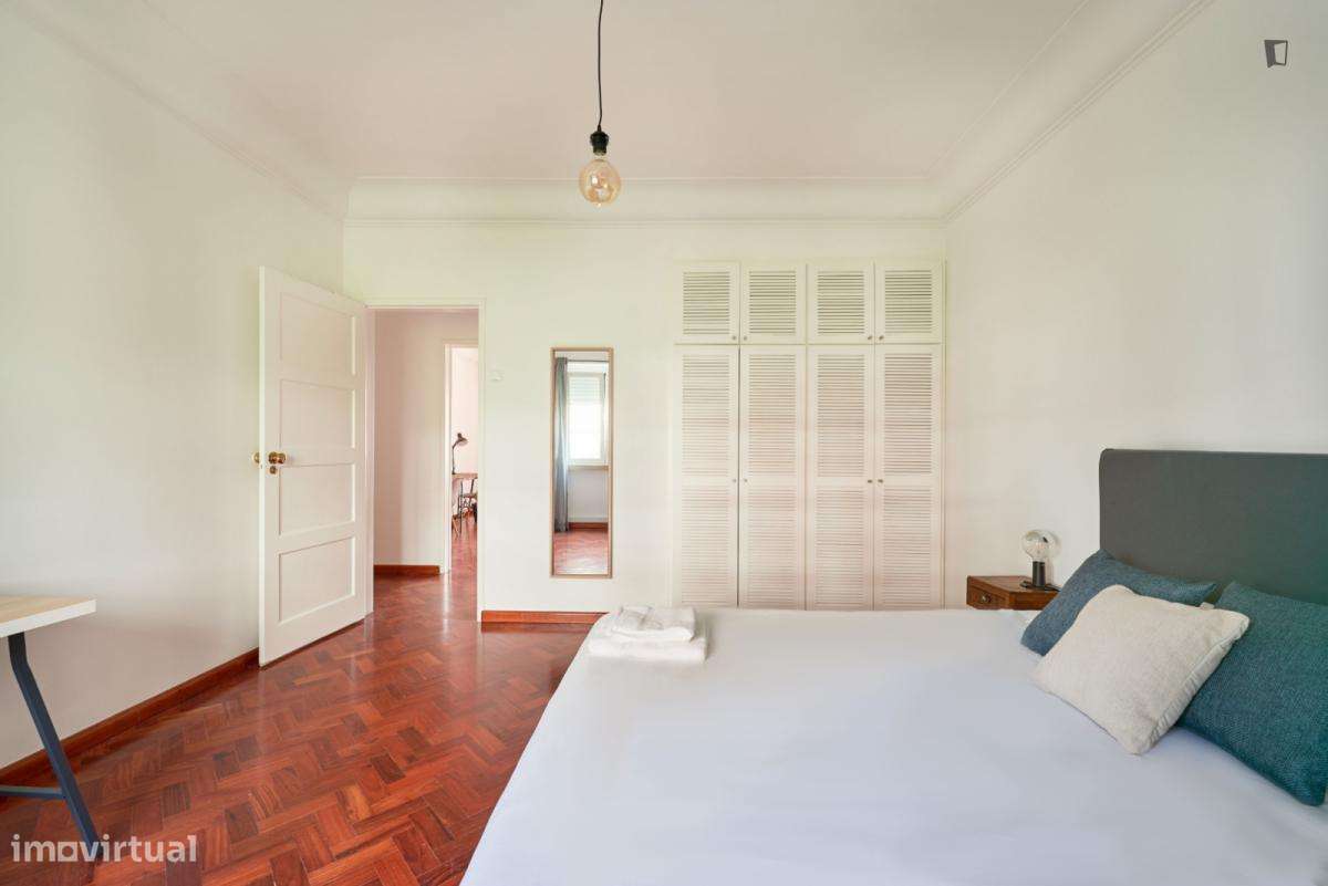 Quarto - localizado em São Sebastião Lisbon - Grande imagem: 3/6