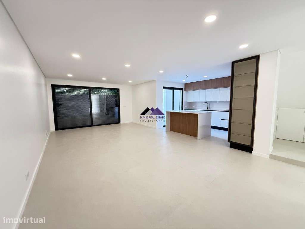 Moradia V3 com Garagem e Piscina a Estrear-16