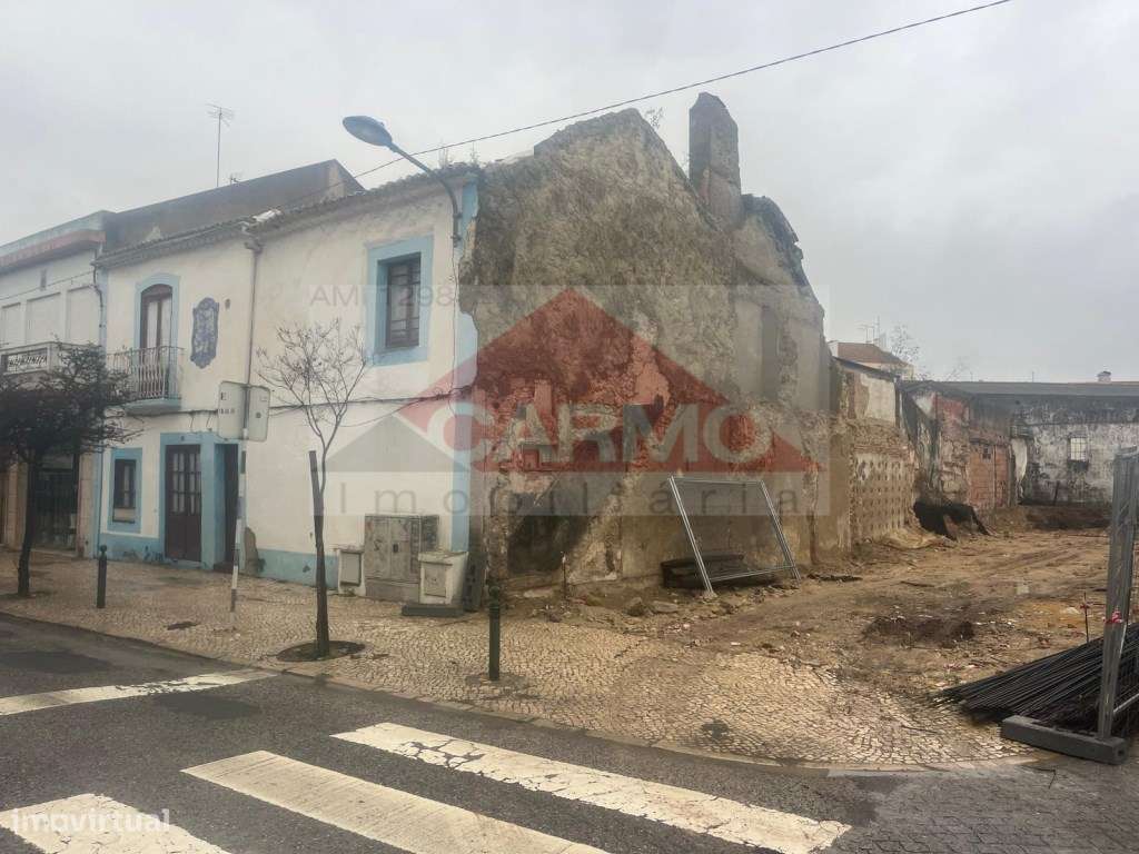 Moradia para recuperar no Centro do Montijo.(Oferta da Escritura). - Grande imagem: 4/4