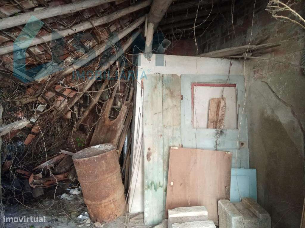 Casa Térrea para Restauro - Grande imagem: 4/15