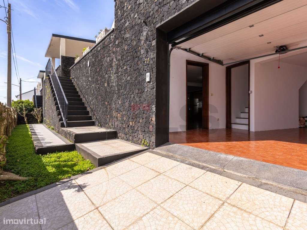 Moradia T4+1 com Dupla Cozinha e Vista Mar - Potencial de Investime...-42