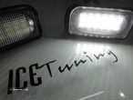 Suporte de lâmpada de matricula com led branco para Mercedes Classe C W203, CLK A209, W209, SL R230, Chrysler Crossfire coupe & Cabrio 03-07 - 17