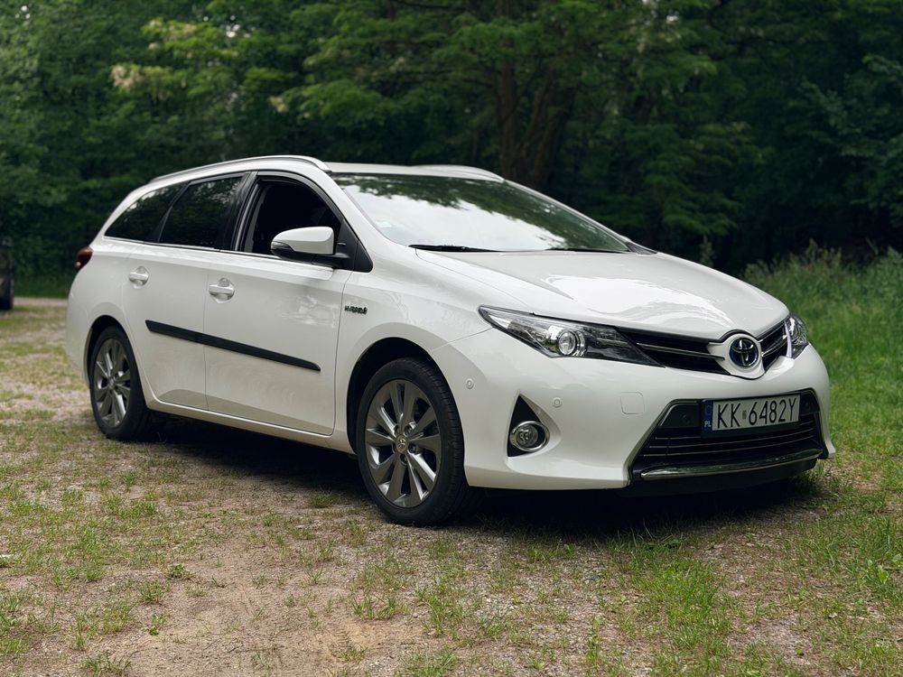 Toyota Auris II Hybrid 135 Premium 2014