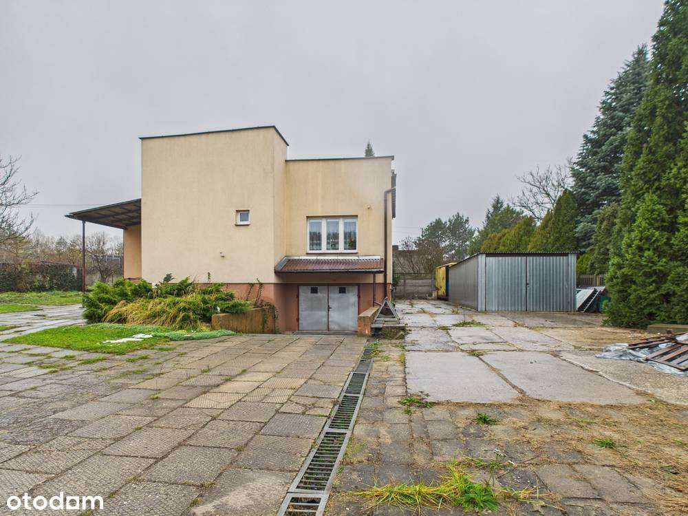 Dom jednorodzinny z pawilonem handlowym-15