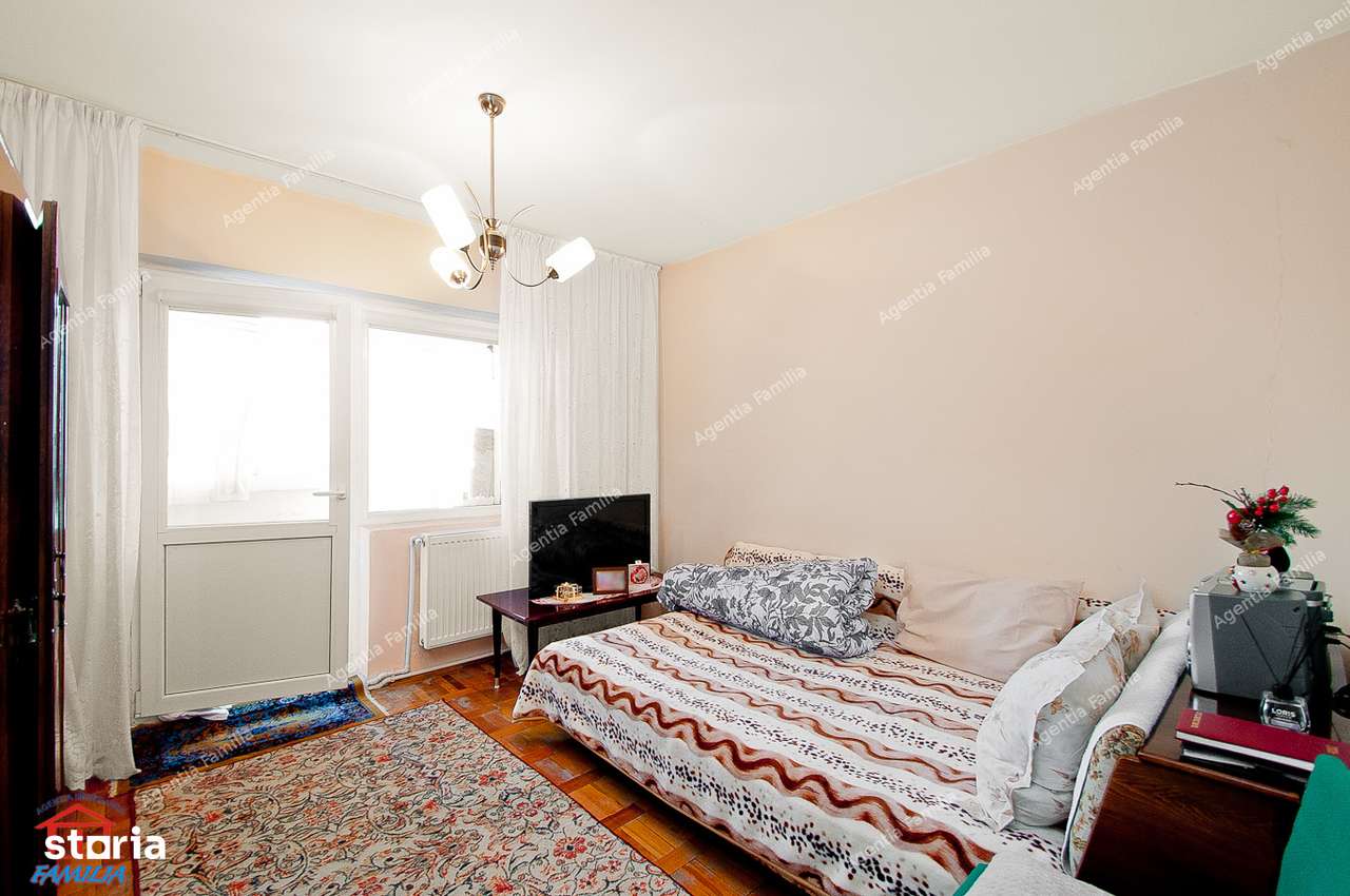 Vand/schimb apartament cu 4 camere, Micro 17( Penny)etaj 6, sup.98 mp.-12