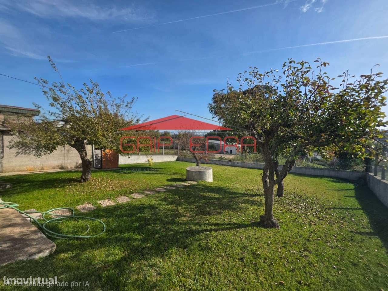 Moradia T4 com Jardim e Garagem em Lourosa-25