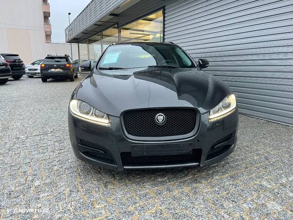 Jaguar XF Sportbrake 2.2 D Premium Luxury - 8