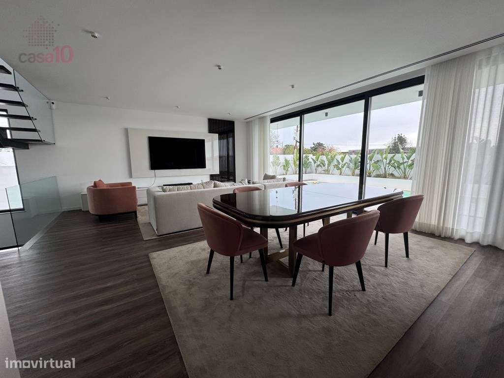 Moradia V4 com piscina para venda em condomínio fechado em São Fran... - Grande imagem: 4/6