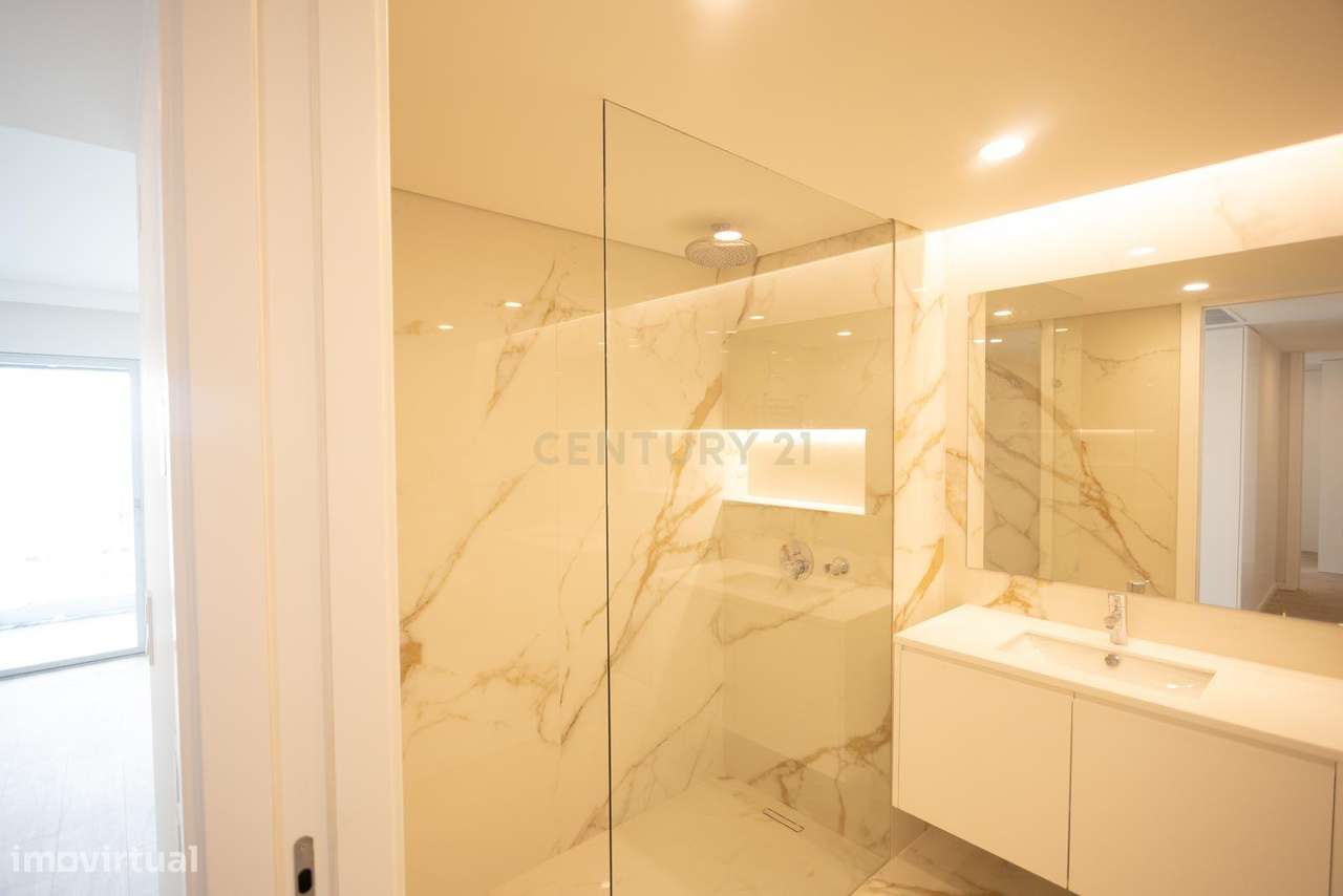 Apartamento T4  duplex com 3 estacionamentos e piscina privativa  - Ar - Grande imagem: 5/21