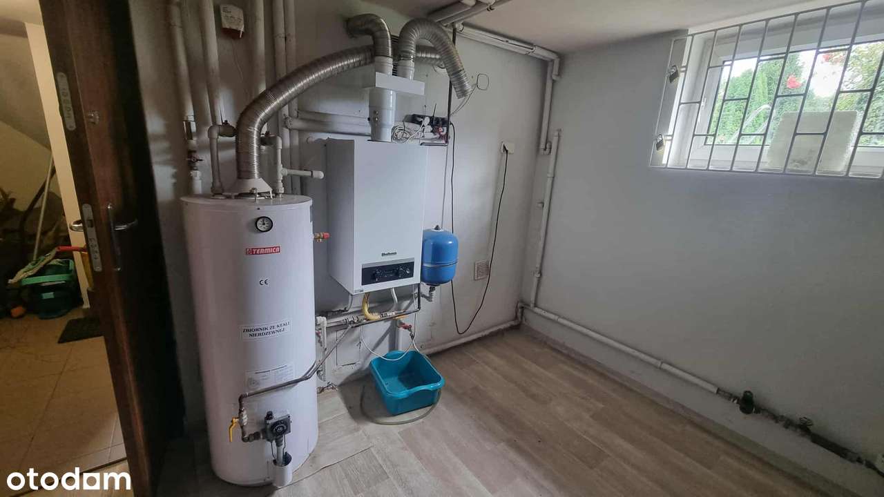 Zadbany dom w Cieszynie w dzielnicy Mnisztwo.-4