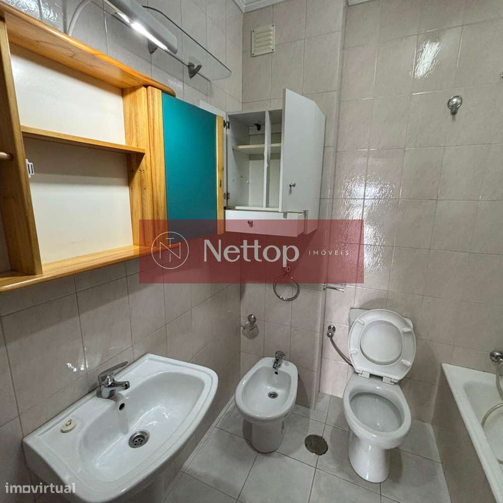 Apartamento T2 Totalmente Renovado no Centro de Vila do Conde-9