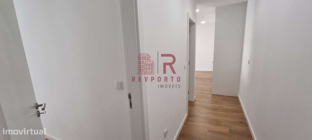 Apartamento T2, Novo, com suite e garagem dupla-6