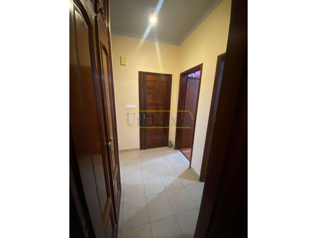 BAIXA DA BANHEIRA - T2 - 1º ANDAR-10