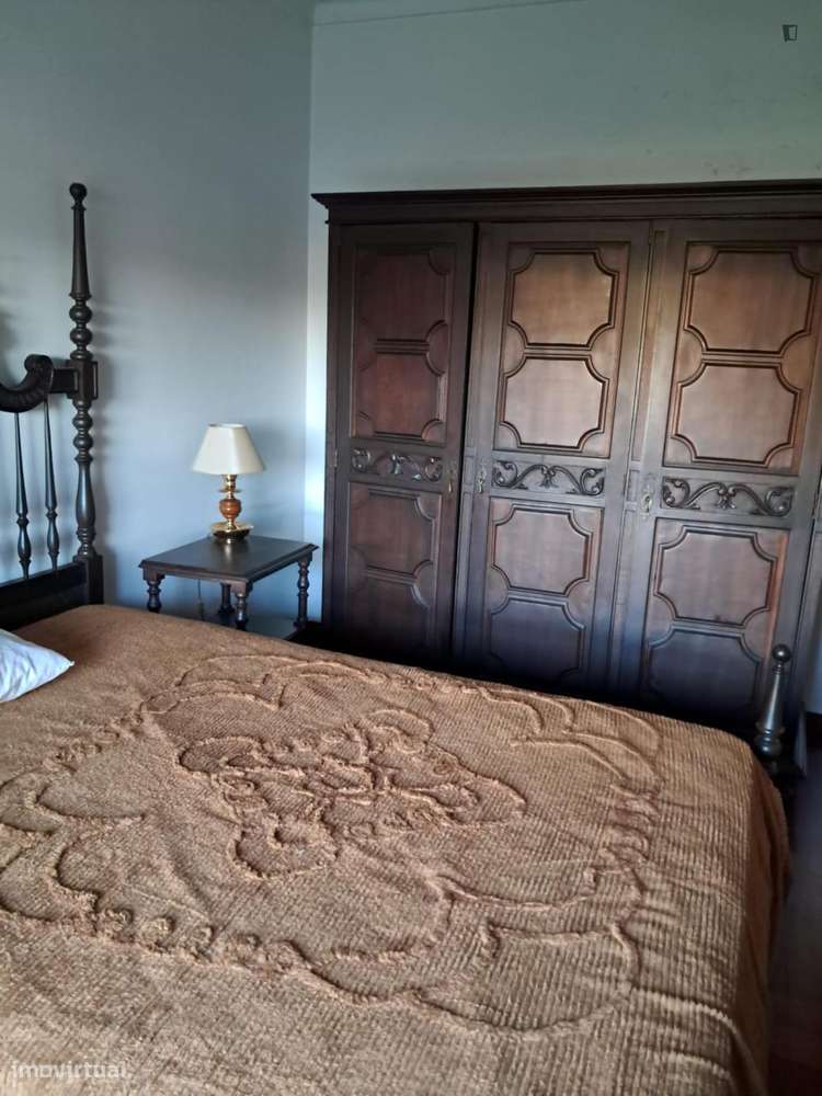 Quarto - localizado em Montes Claros Coimbra - Grande imagem: 2/10