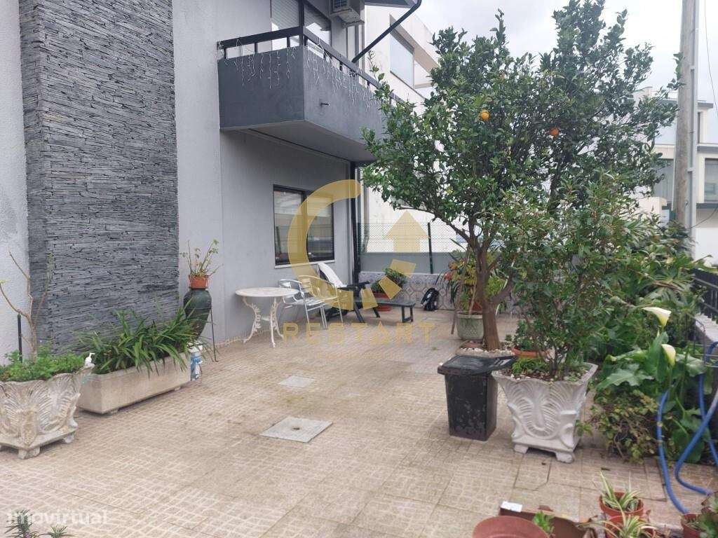 Moradia T4 geminada de 3 frentes em Baguim do Monte, Gondomar-5