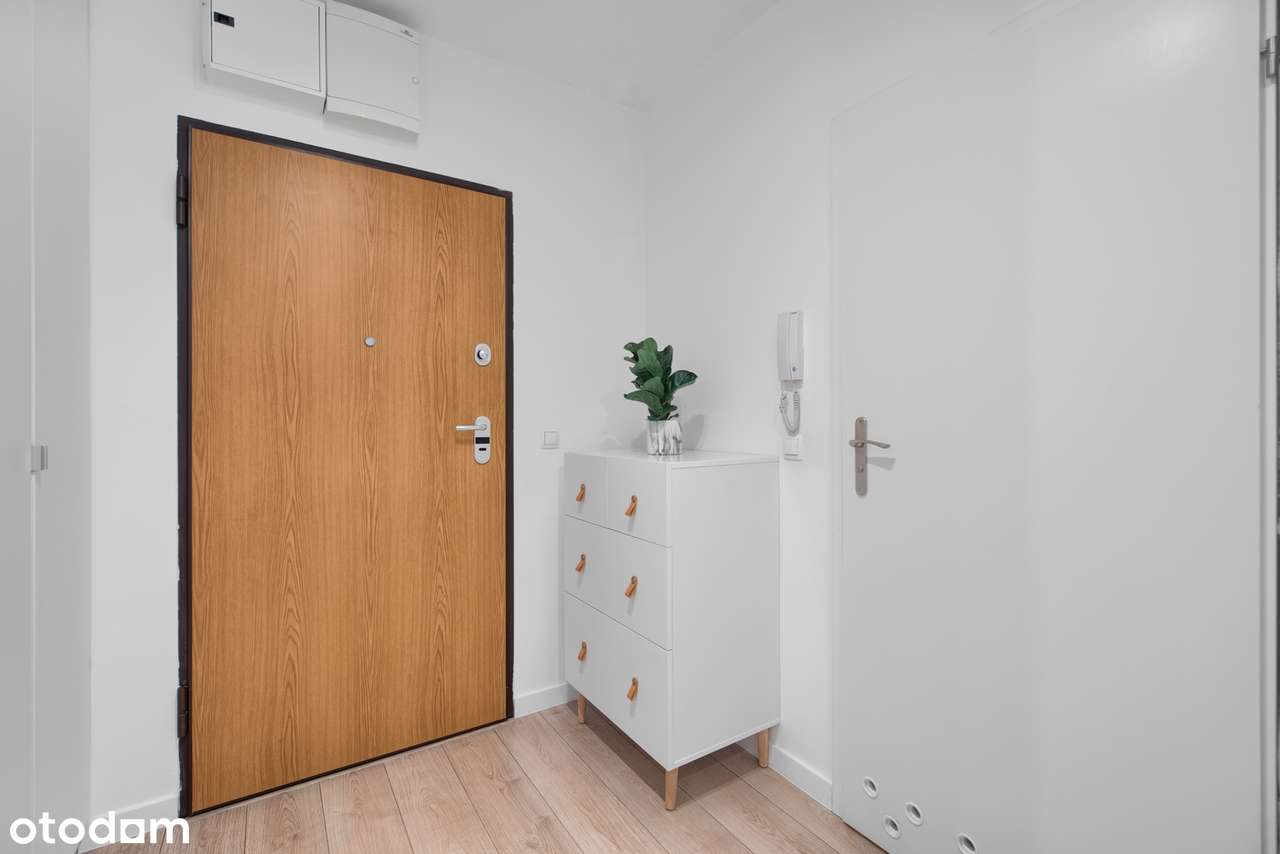 Jasne i przestronne mieszkanie w skandynawskim stylu-15