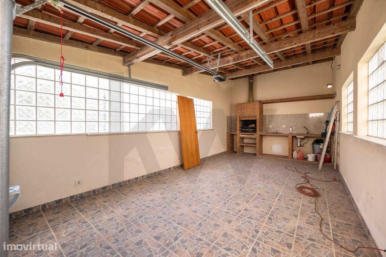 Apartamento T4  – Garagem e Churrasqueira - Alto dos Barreiros, Santa-23