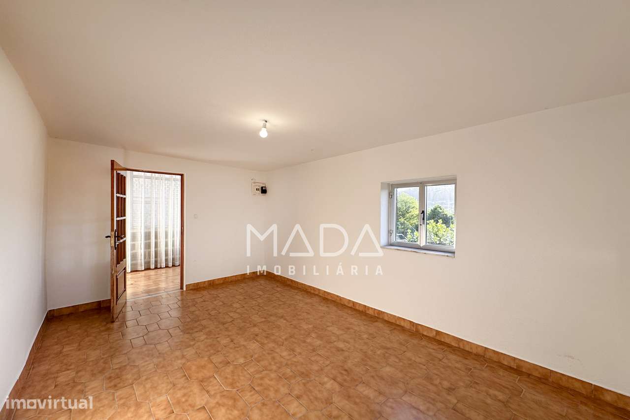 Moradia T2 individual c/480m2 de terreno e anexos em Escudeiros, Braga-9