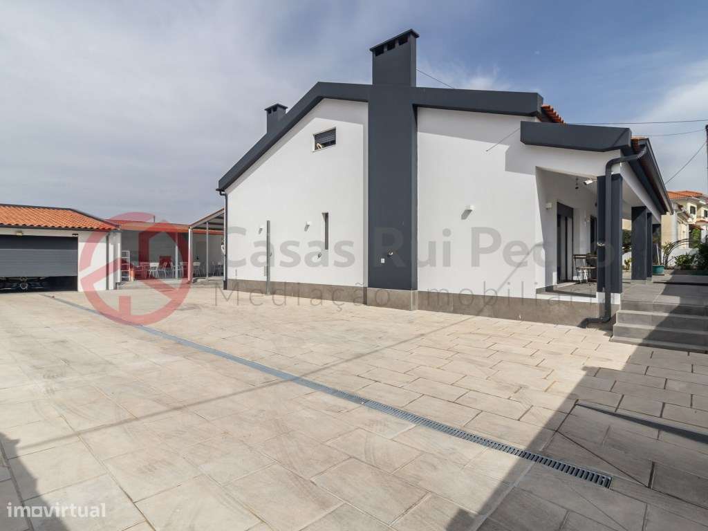 Moradia T3+2 Remodelada com garagem 740 m² de Terreno em St Antonio...-6