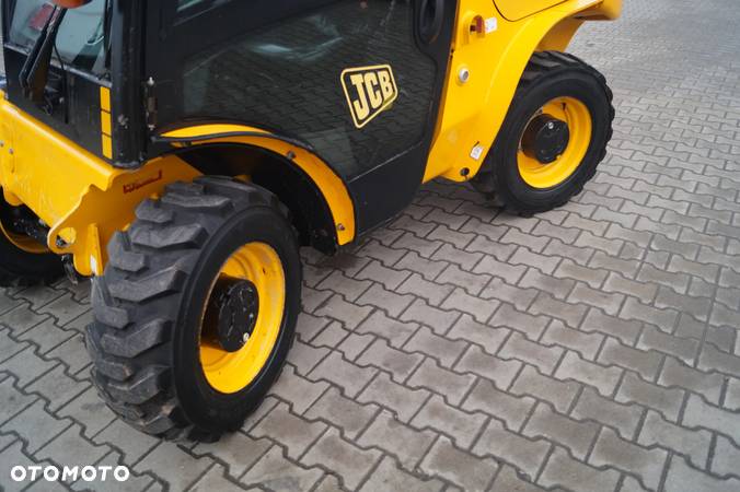 JCB 520-40 ładowarka teleskopowa - 32