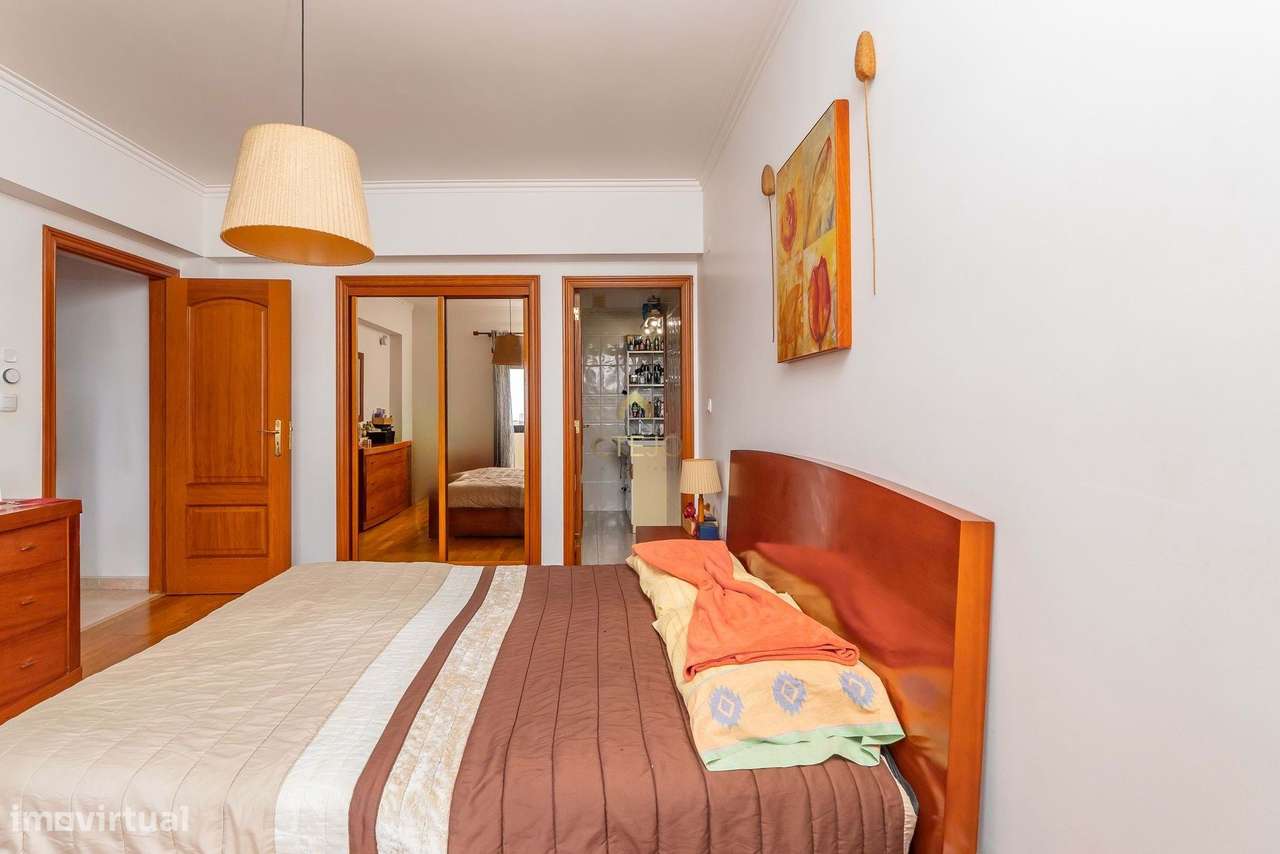 Apartamento T3 com Vista Rio em Póvoa de Santa Iria-15