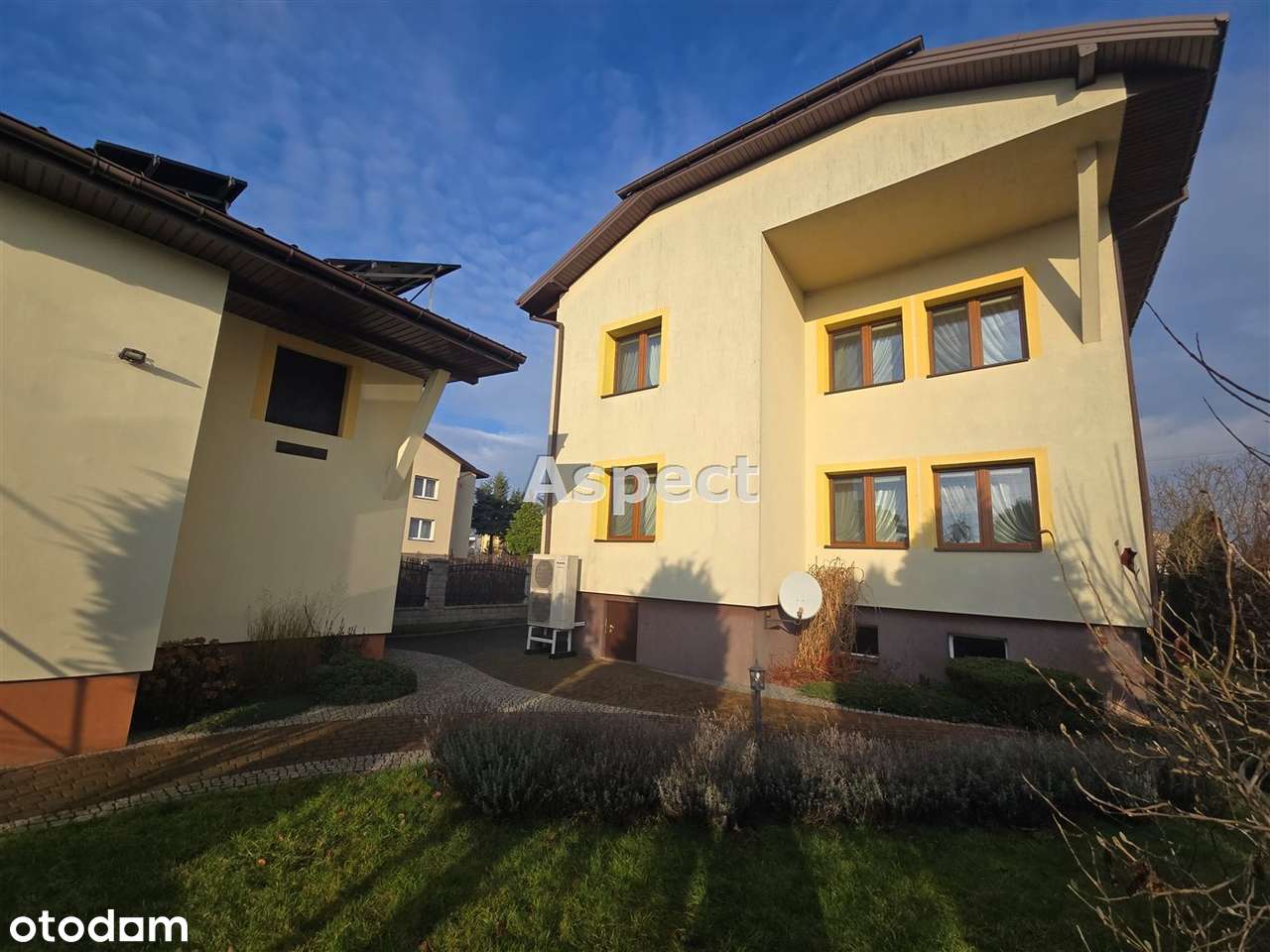 Elelgancki dom w Płocku. Niskie koszty utrzymania - Pełny obrazek: 4/20