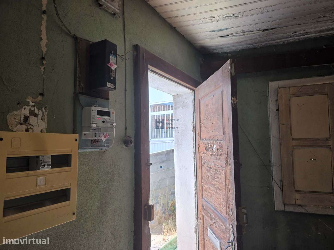 Moradia em ruina com logradouro Ourém-13