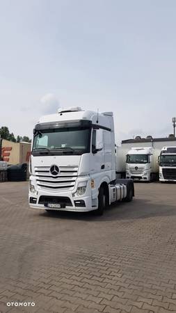 Mercedes-Benz Actros - 1