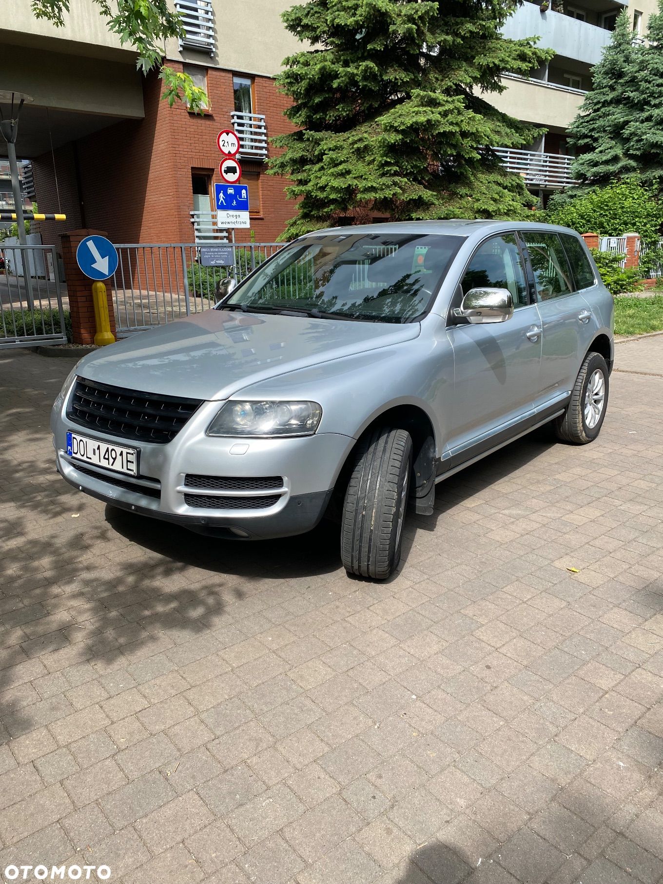 Volkswagen Touareg - 1