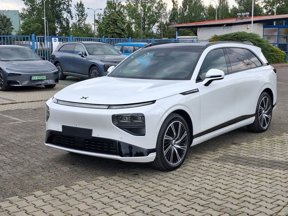 XPeng G9 94.6 kWh AWD Performance 2025