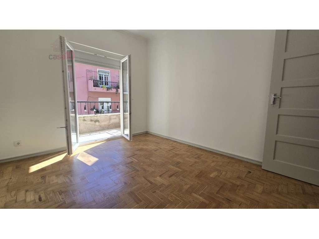 Apartamento T2 remodelado para arrendar em Moscavide - Grande imagem: 2/21