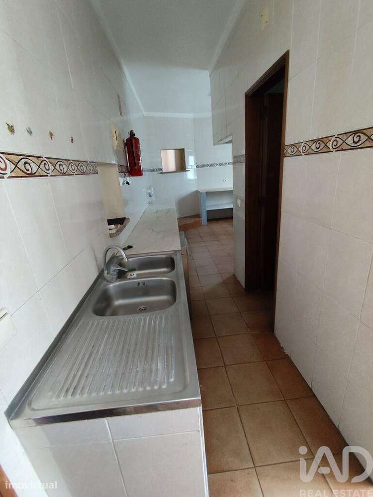 Loja / Estabelecimento Comercial em Benavila e Valongo de 141,00 m2 - Grande imagem: 4/8