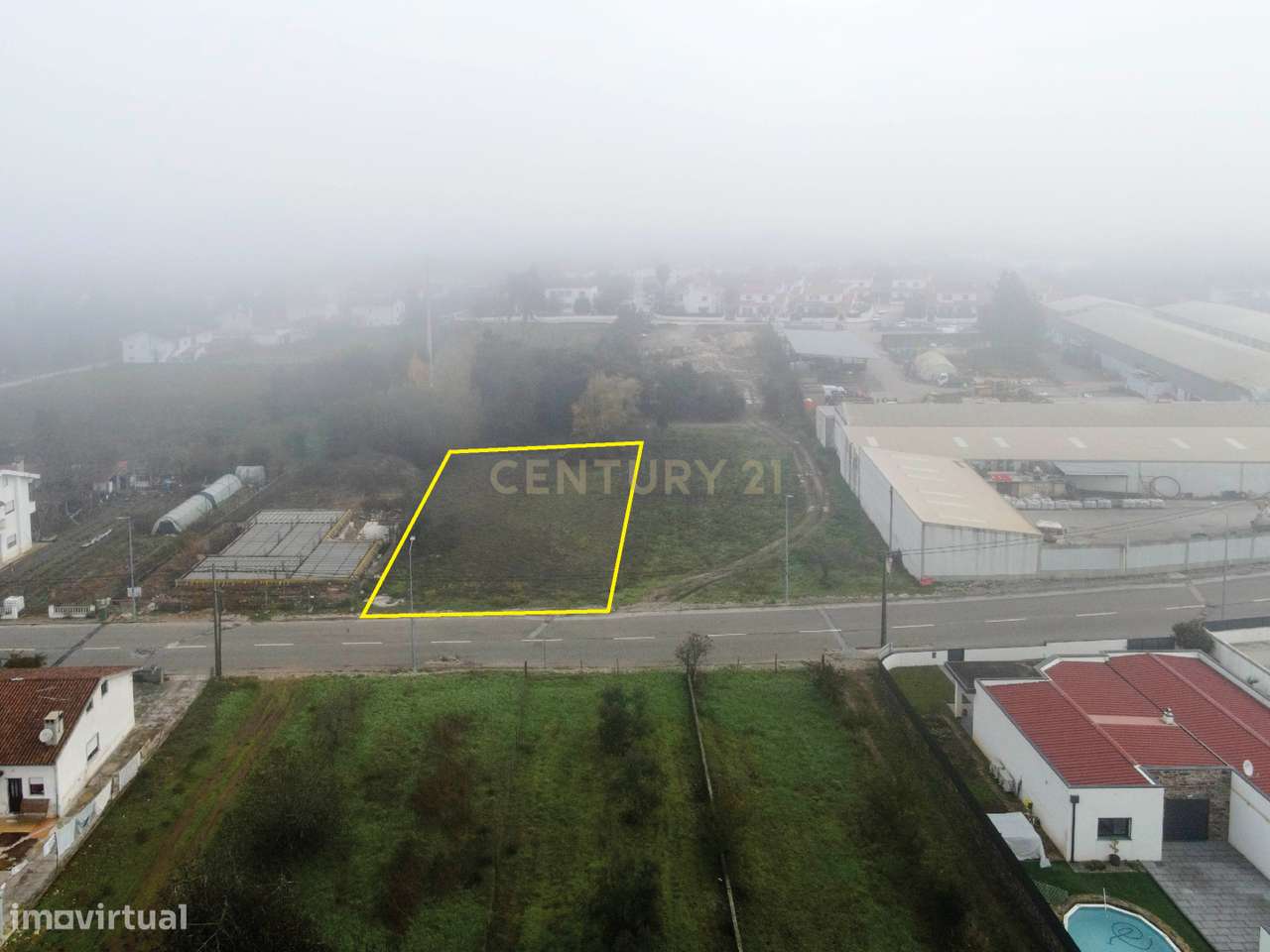 Lote de Terreno - C/ Projeto aprovado para moradia T3-21