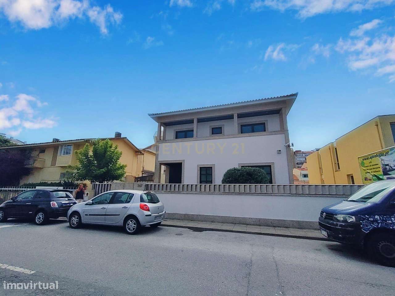 Moradia de 4 Frentes com Piscina — Localização Premium na Póvoa de Var - Grande imagem: 5/60