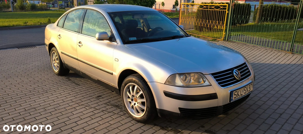 Volkswagen Passat 1.9 TDI Comfortline - 1