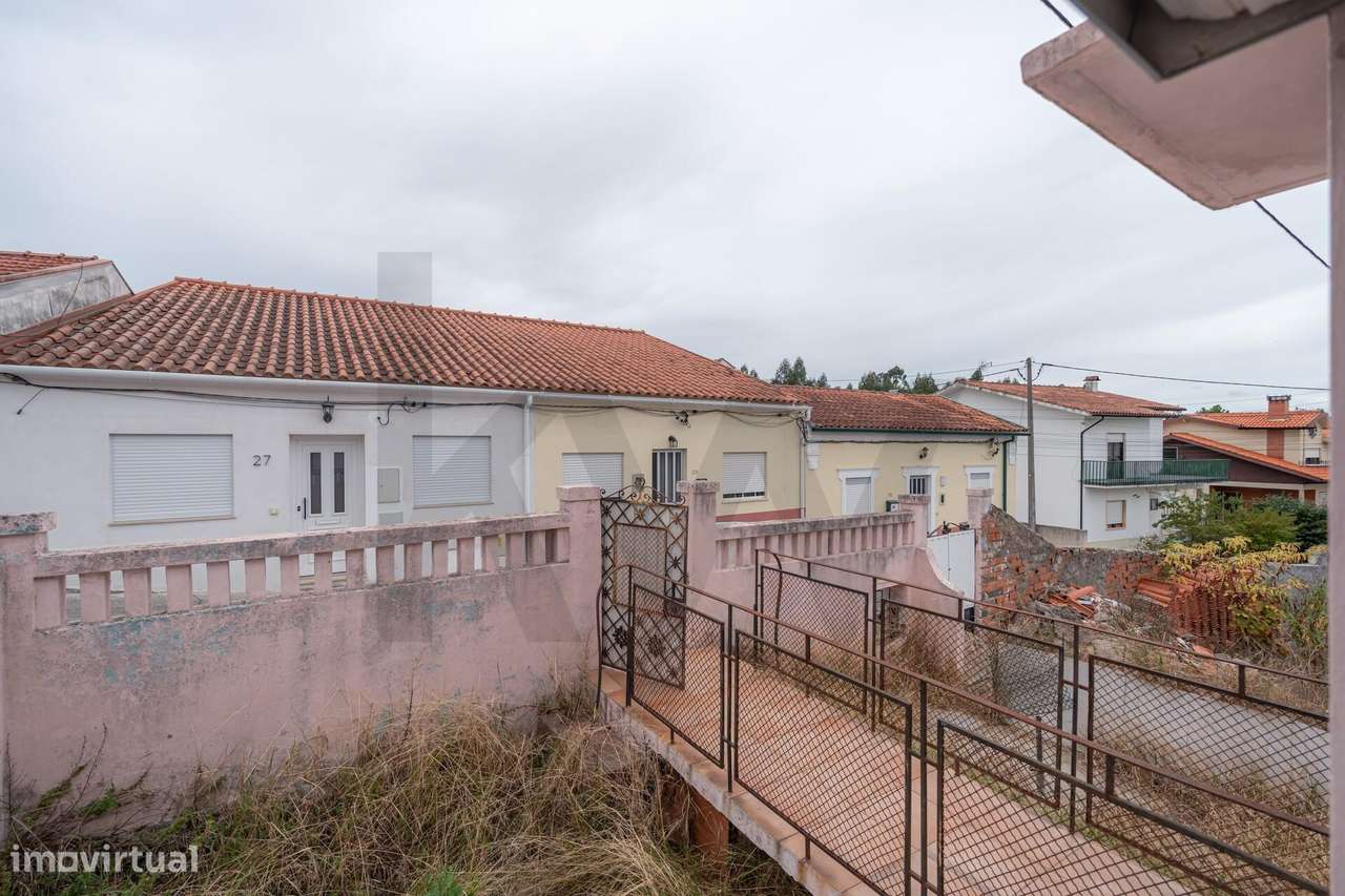 T2 com lougradouro em Fala, São Martinho do Bispo-13
