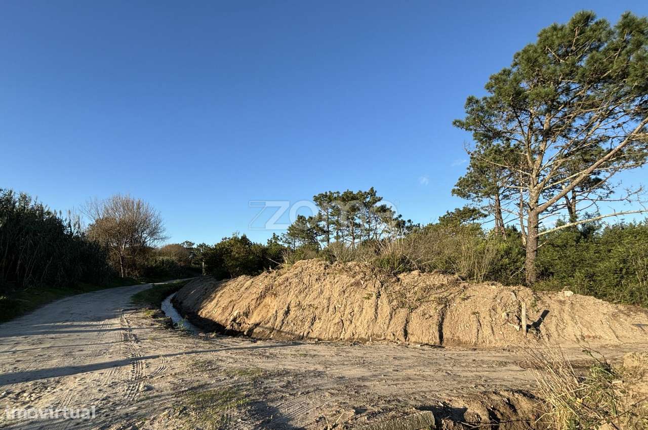 Terreno de 2870m2, muito perto do Mar - Grande imagem: 3/16