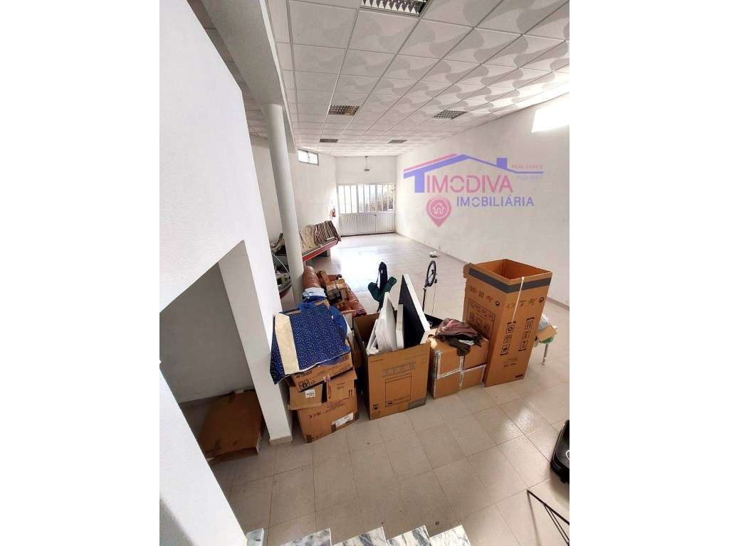 Moradia T4 com aquecimento e garagem em Figueiró dos Vinhos-28