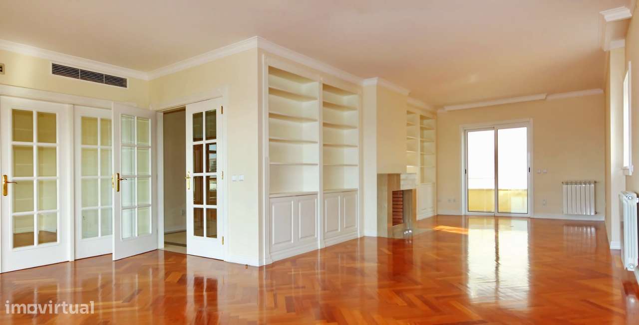 T4 Duplex Av. Afonso Henriques-1