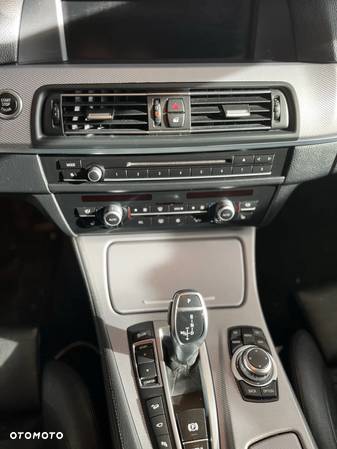 BMW Seria 5 530d xDrive - 12