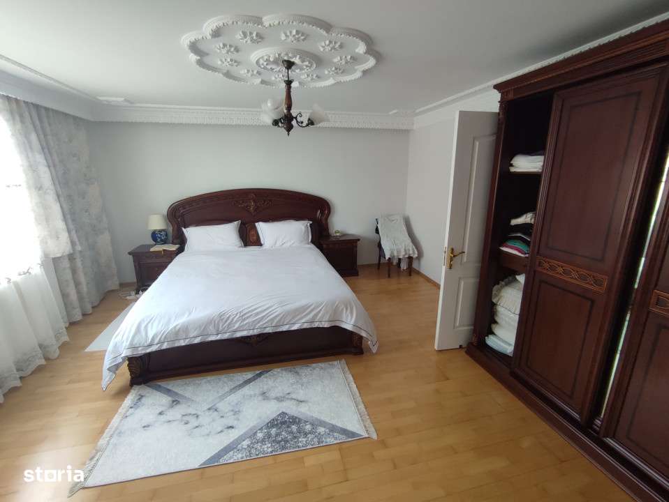 Casa cu garaj, teren 2000mp, chirie ,  Iaslovat - Imagine principală: 4/10