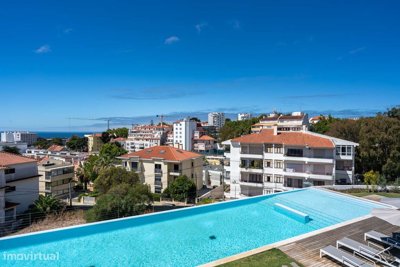 Apartamento T5 em condomínio com vista mar no Estoril, Cascais