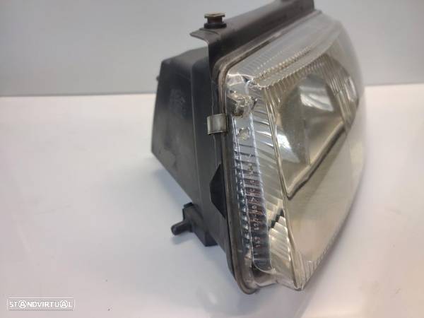 Farol Optica Frente Esquerda Vw Passat B5  1996 a 2000 Hella - 2