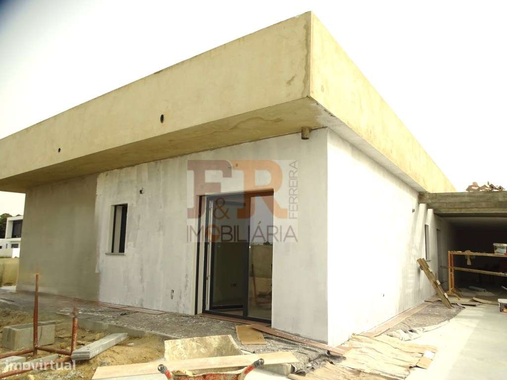 Moradia Isolada Térrea T4 com Garagem - Quinta do Anjo Palmela-2