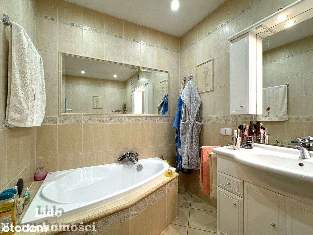 Dom w atrakcyjnej lokalizacji-9