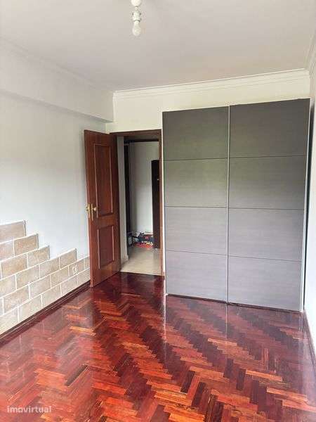 Alugo T1 em Massamá ( Condominio fechado) - Grande imagem: 4/12