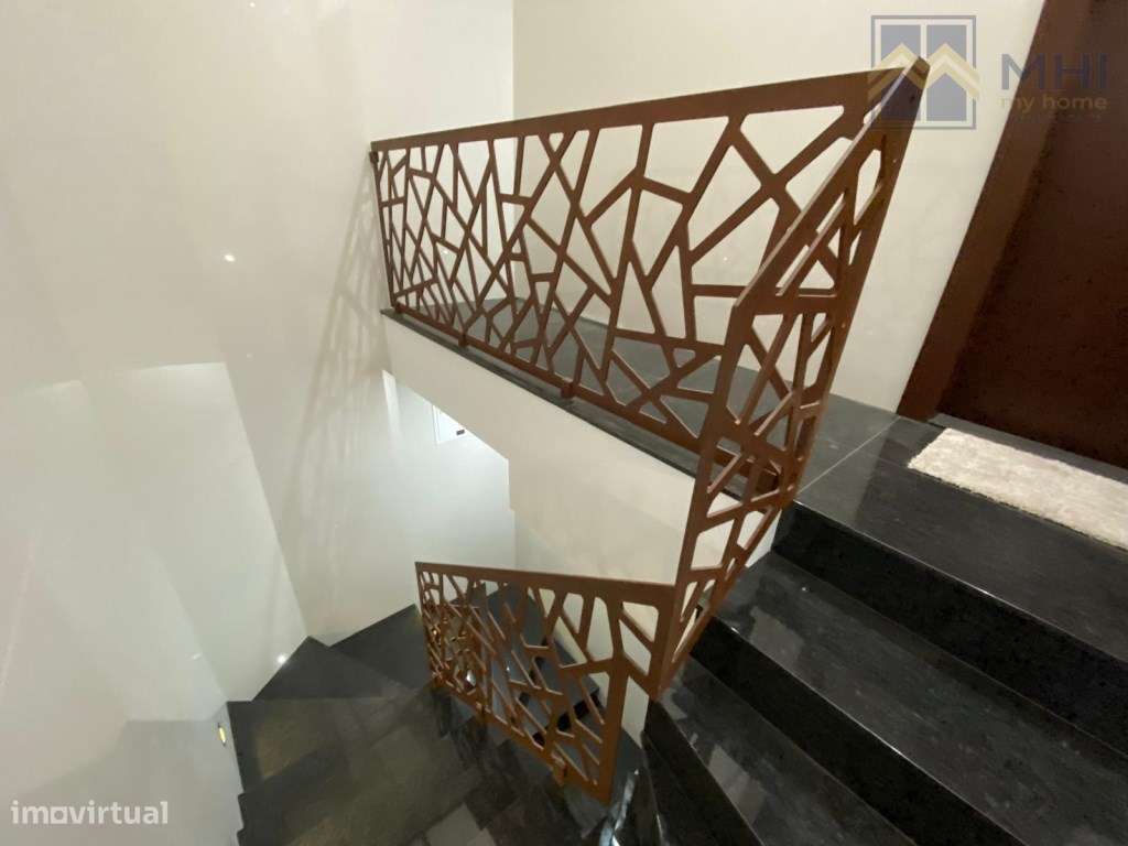 Apartamento T3 em Ramalde (Centro)-17