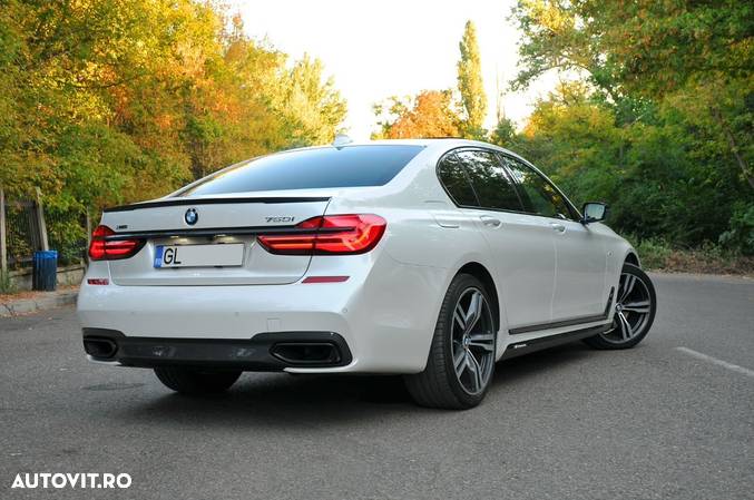 BMW Seria 7 750i xDrive - 5